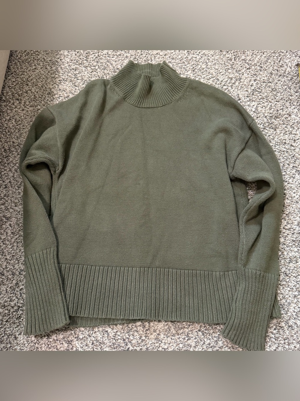 GAP Olive Green Mock Neck Women’s Sweater size medium